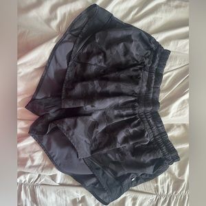 Black camo lulu hotty hot low rise shorts. 2.5”